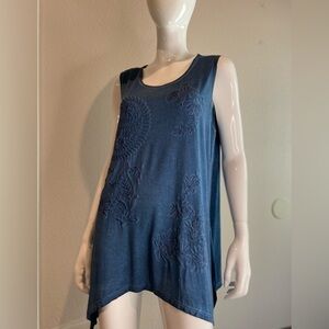 Avenue~NWT~Washed Denim Blue Sleeveless Tunic Top~Embroidery Detail~Size 14/16